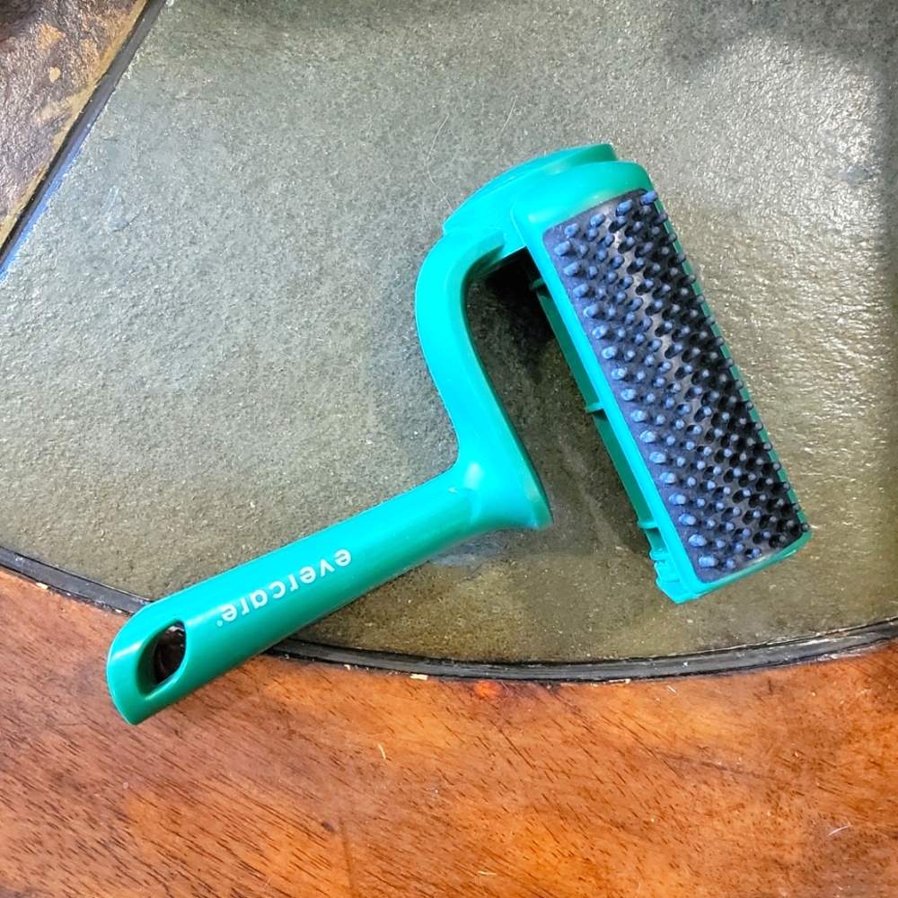 Evercare Green T-handle Roller with Rubber Brush